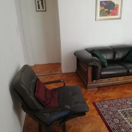 With Parking Space - 2046 Трогір